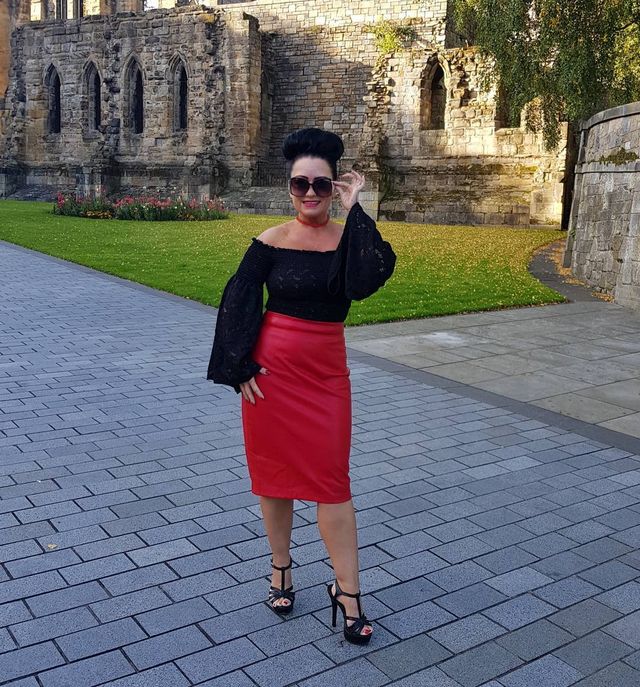 26 Beautiful Red Leather Skirt Outfit Ideas You Should See Outfits