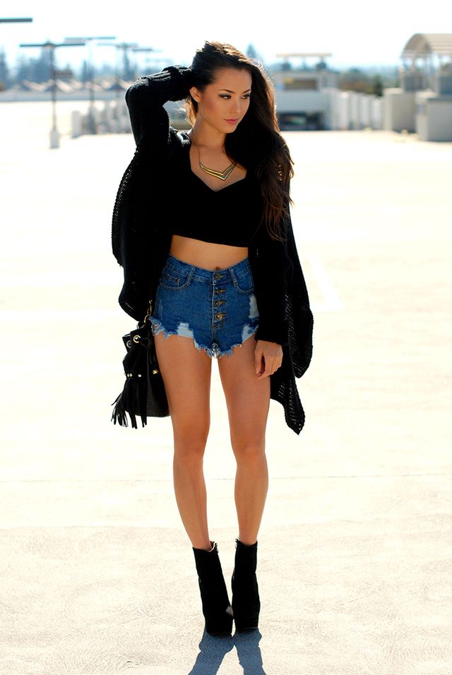 Super stylish jean shorts outfits for women