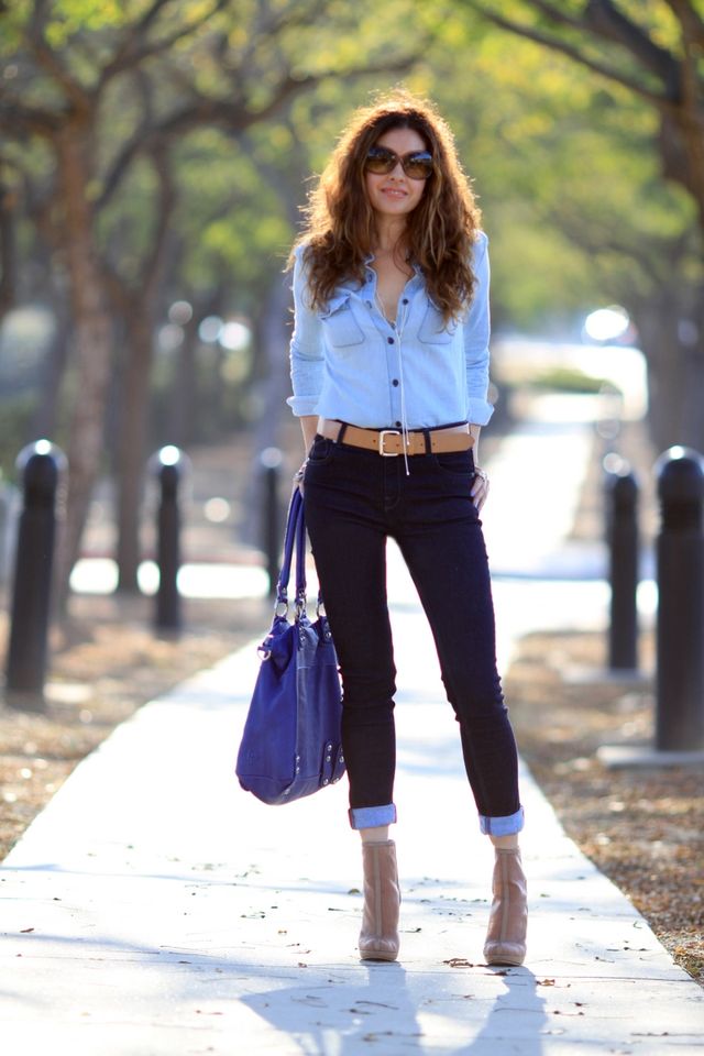 Casual first winter date outfit with jeans, ankle boots and jean shirt