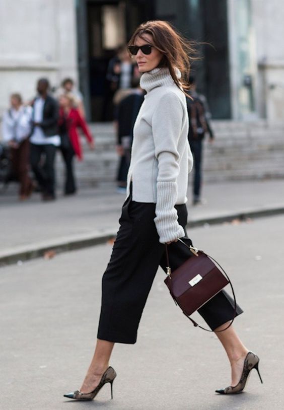A sweater and black culottes for a cold weather
