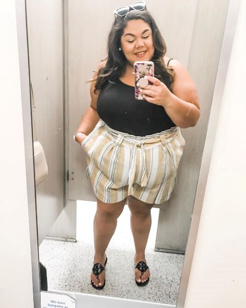 60 Plus Size Shorts Outfits For Beautiful Curvy Women | GlossyU.com
