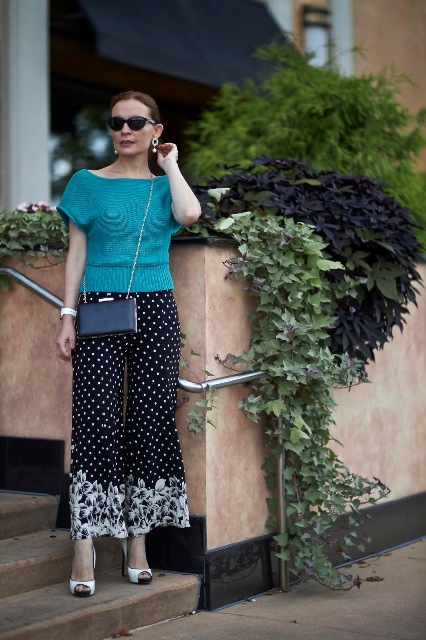 What shoes to wear with printed white and black culottes