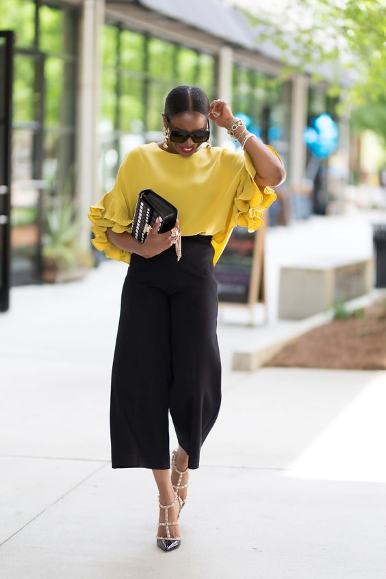How to wear black culottes 