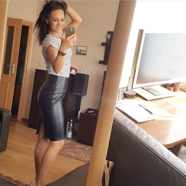 What to wear with black leather skirt
