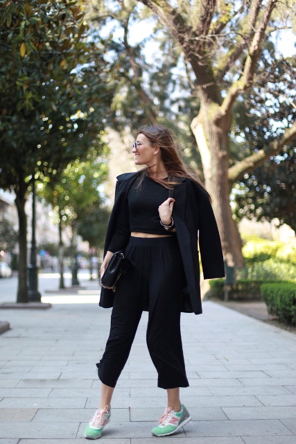 Black trousers outfit ideas