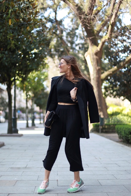 65 Beautiful Black Culottes Outfit Ideas To Try - GlossyU