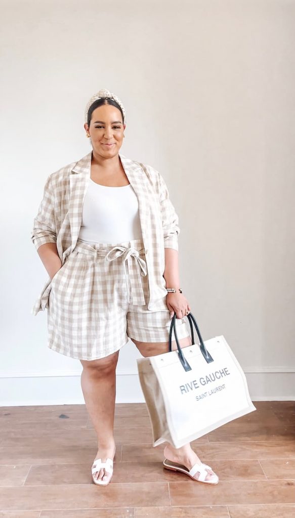 Plus Size Shorts Outfits For Beautiful Curvy Ladies GlossyU