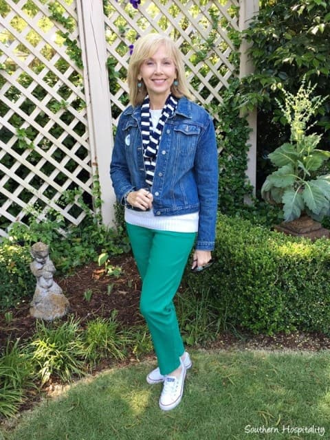 Casual spring outfit for women over fifty