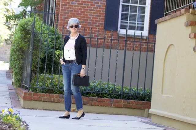 Casual outfits for 50 year old woman with flat shoes