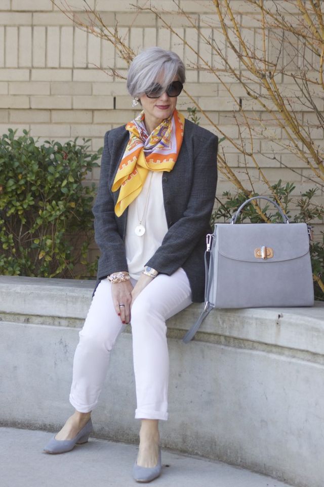 Simple casual outfit for 50 year old woman