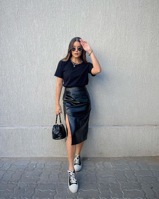 How to wear leather skirt